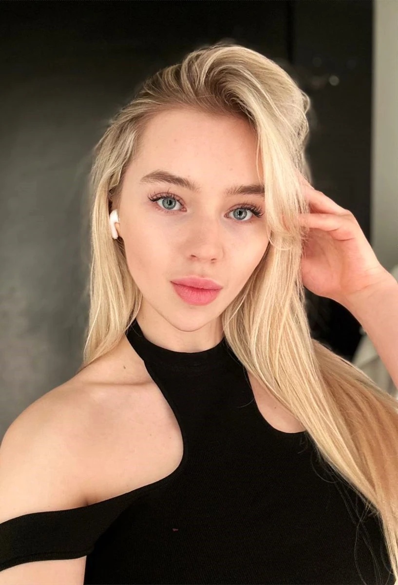 Adeline escort in London