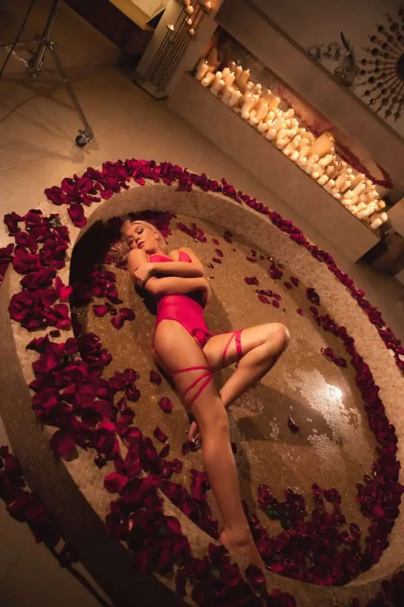 Iryna escort in London